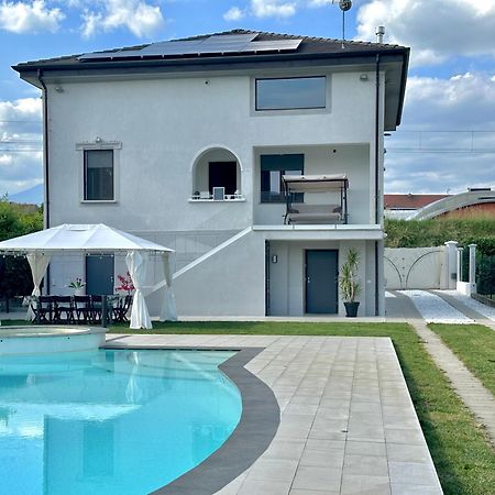 Appartamento In Villa Con Piscina Privata E Jacuzzi Ad Uso Esclusivo Rivarolo Canavese Exterior foto