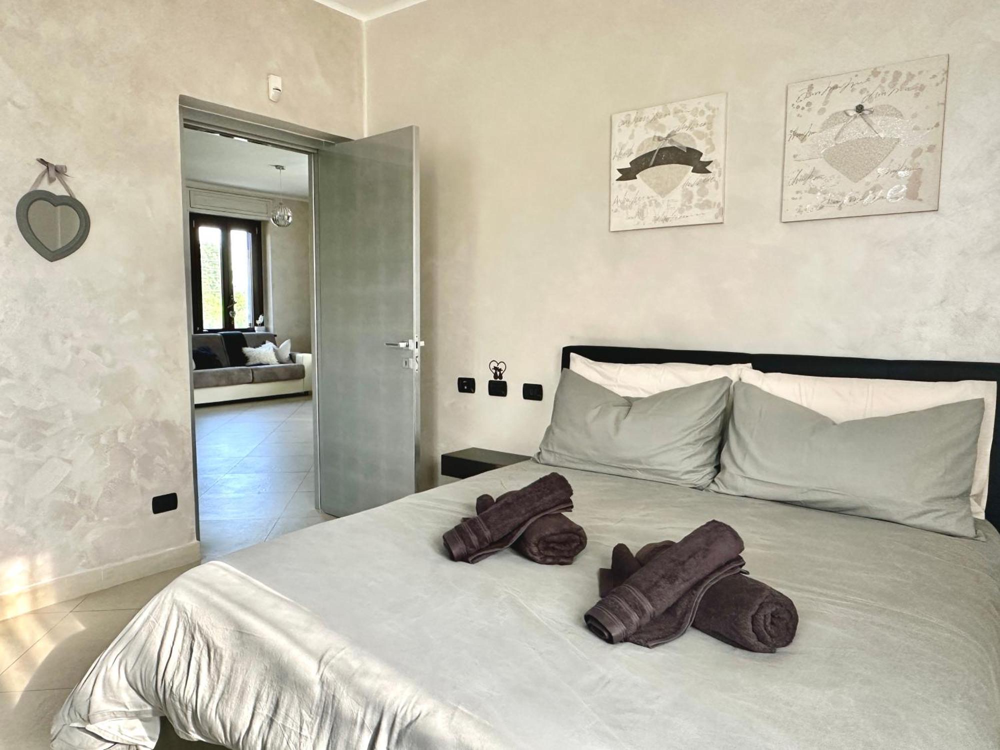 Appartamento In Villa Con Piscina Privata E Jacuzzi Ad Uso Esclusivo Rivarolo Canavese Exterior foto
